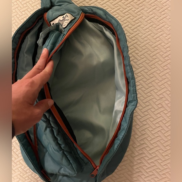 KAVU Original Rope Quilted Puff Sling Pack with Adjustable Rope Shoulder Strap - Picture 6 of 7